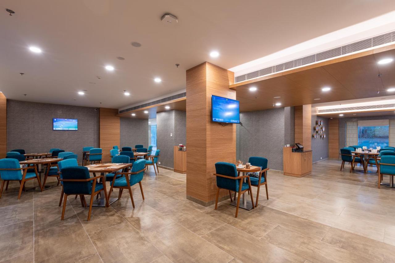 Expoinn Suites And Convention Greater Noida Εξωτερικό φωτογραφία