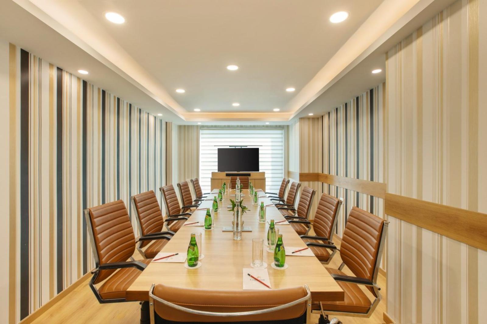 Expoinn Suites And Convention Greater Noida Εξωτερικό φωτογραφία