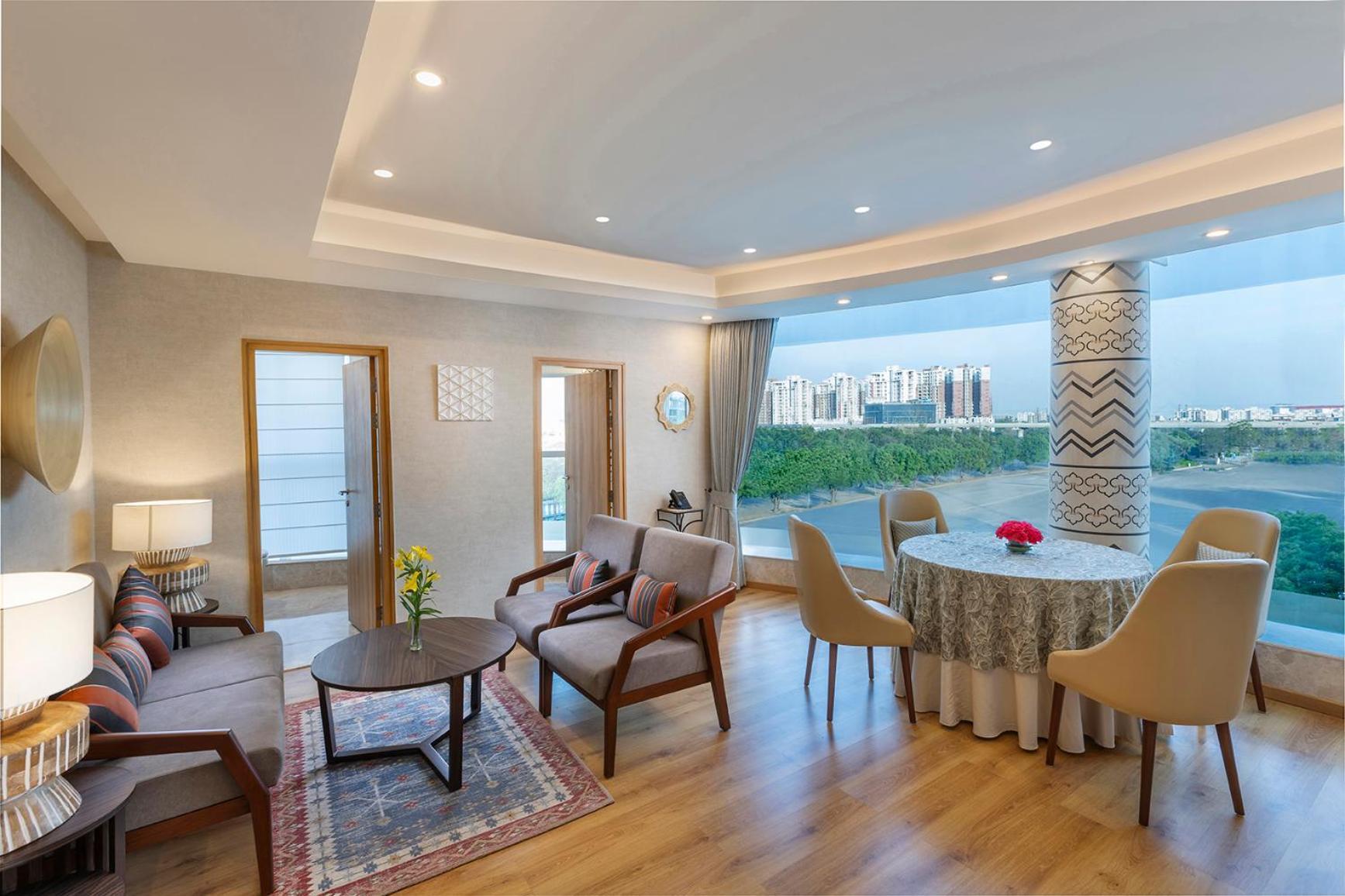 Expoinn Suites And Convention Greater Noida Εξωτερικό φωτογραφία